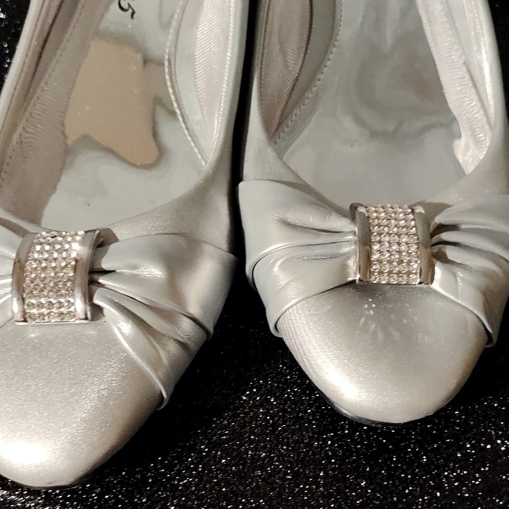 Easy Street Alive 5 Shoes - Picture 3 of 6